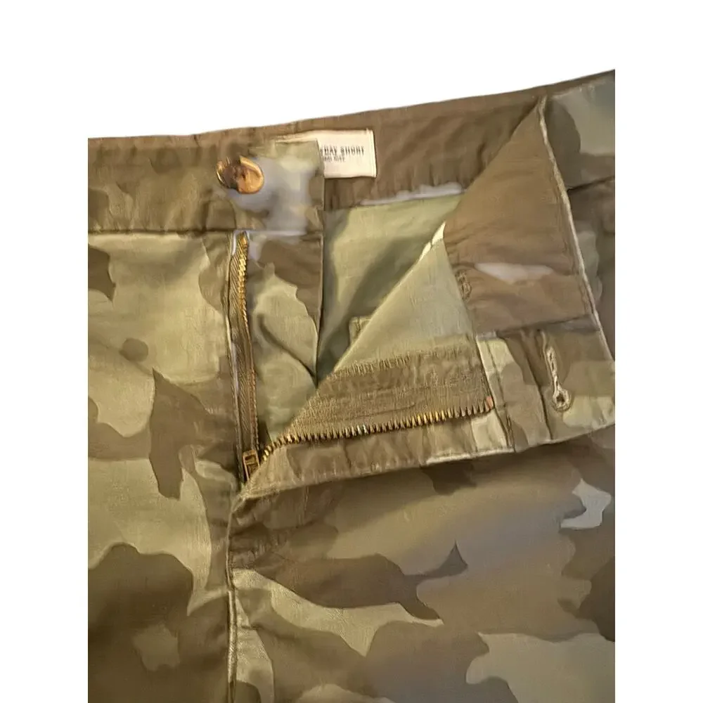 Old Navy EveryDay Camouflage Mid-Rise Shorts sz 6